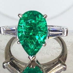 Vintage  Platinum Ring  4.25CT. Gem  Colombia  Green Emerald