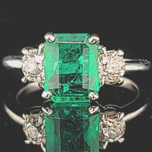 Vintage 14K White Gold engagement  Ring 2.08CT. Natural green emerald